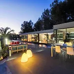 On The Rocks Villa *