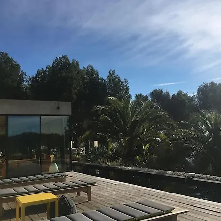 Villa On The Rocks