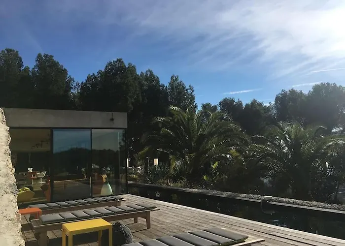 Villa On The Rocks