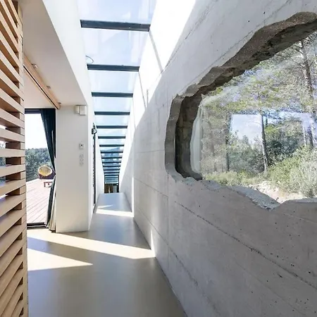 On The Rocks * Bandol